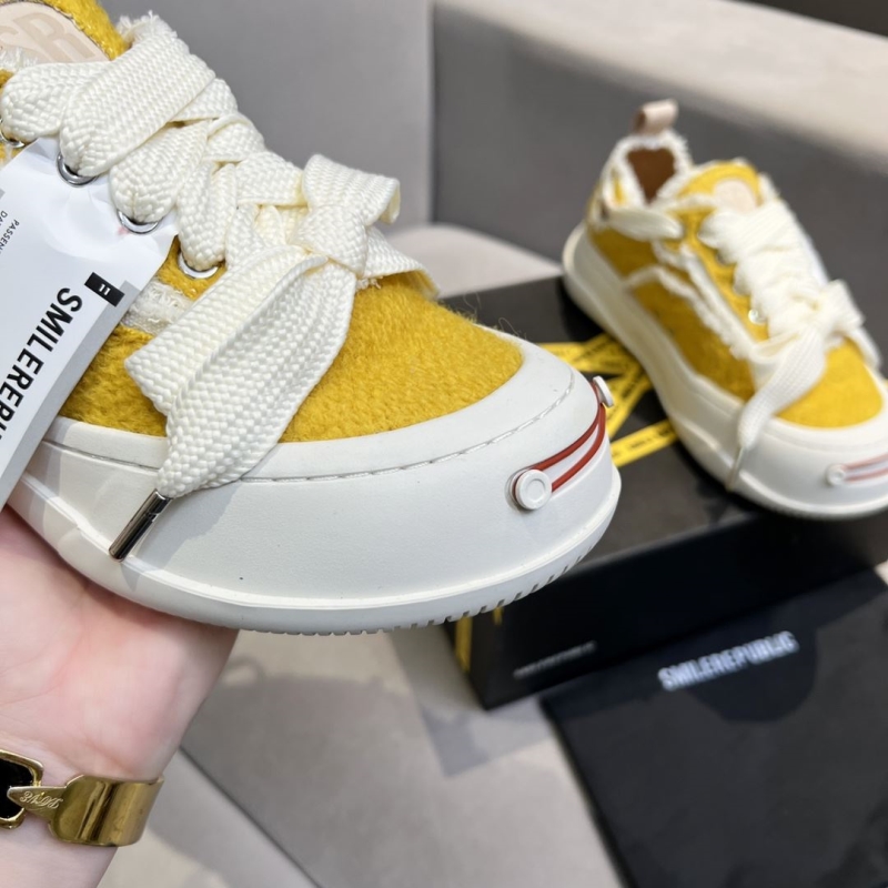 Smilerepublic Canvas Shoes